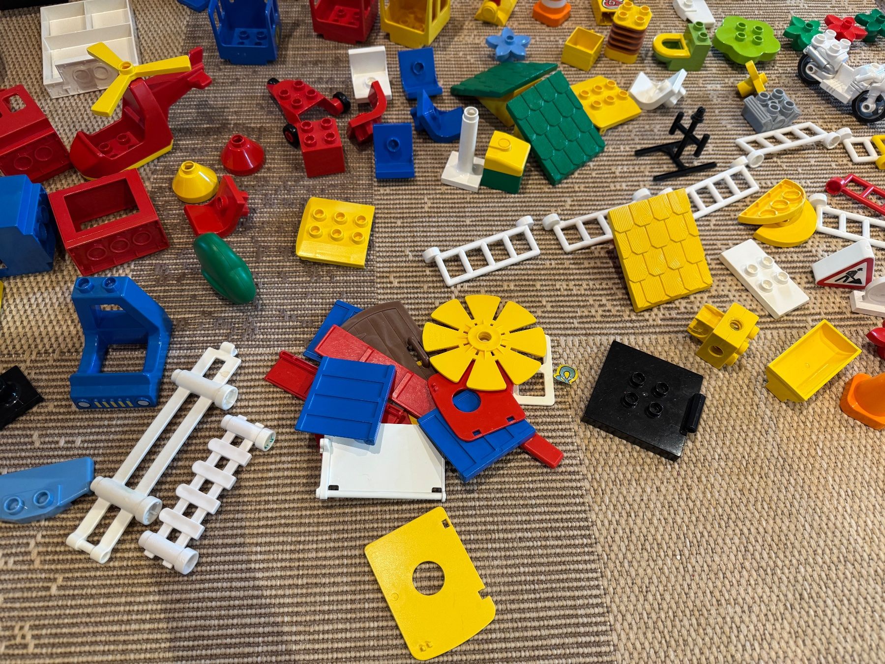 Lego Giocattoli: Diverse Duplo Bauteile, Einzelstücke – Usato da Flawil venduto da hallyi 3