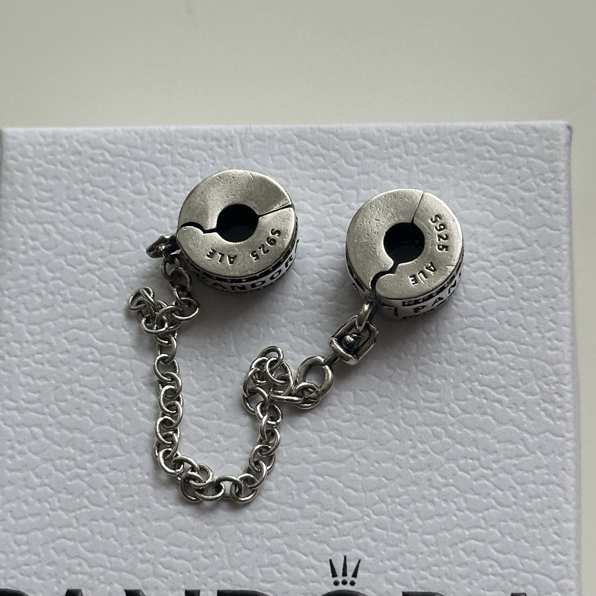 Pandora Ciondoli: Pandora Stern Charms Clips Stoppers – Usato da Givisiez venduto da dor_xb9k 1