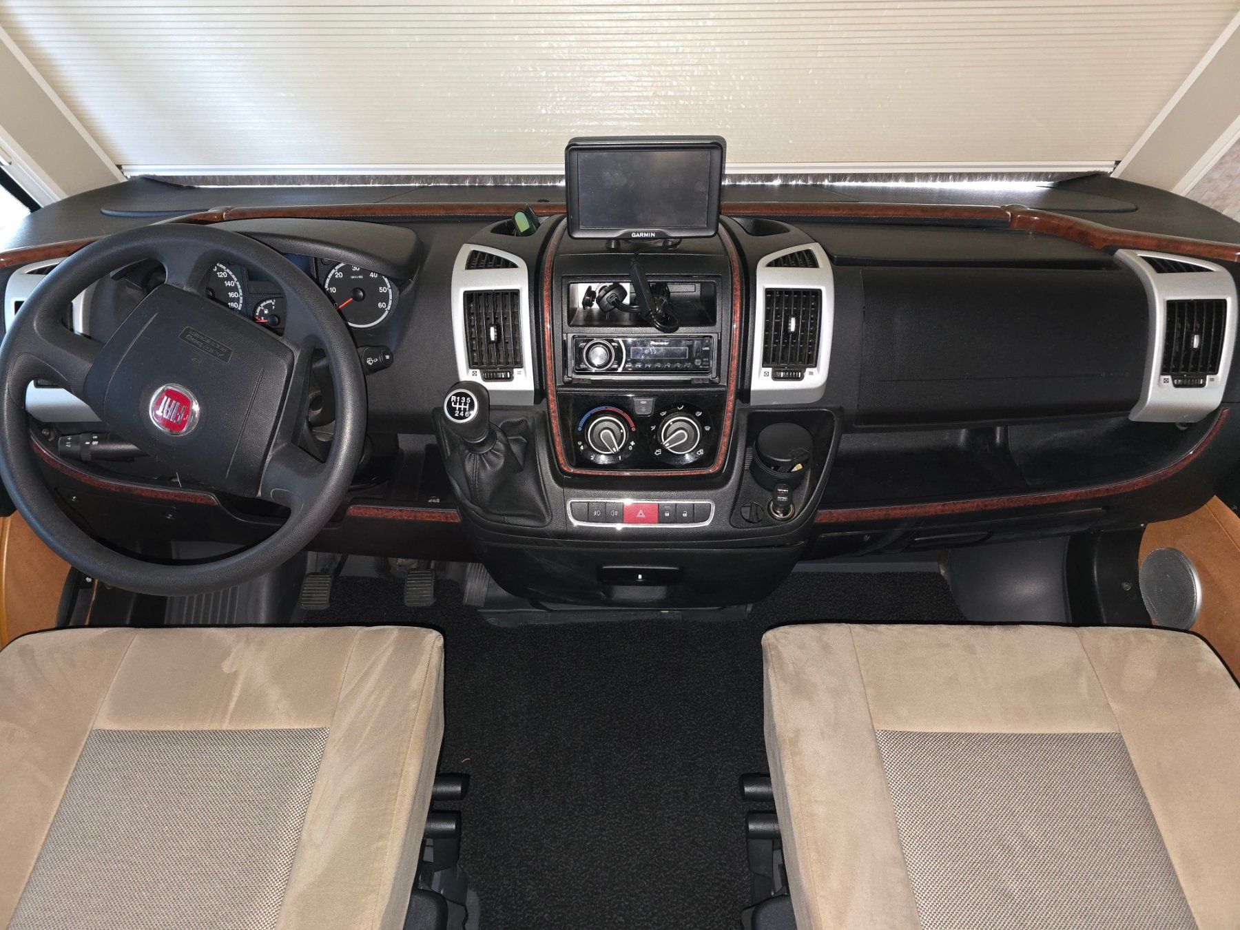 Carthago Veicoli da campeggio: Wohnmobil Carthago Chic C Line 4.9 – Usato da herzogenbuchsee venduto da sumoti 8