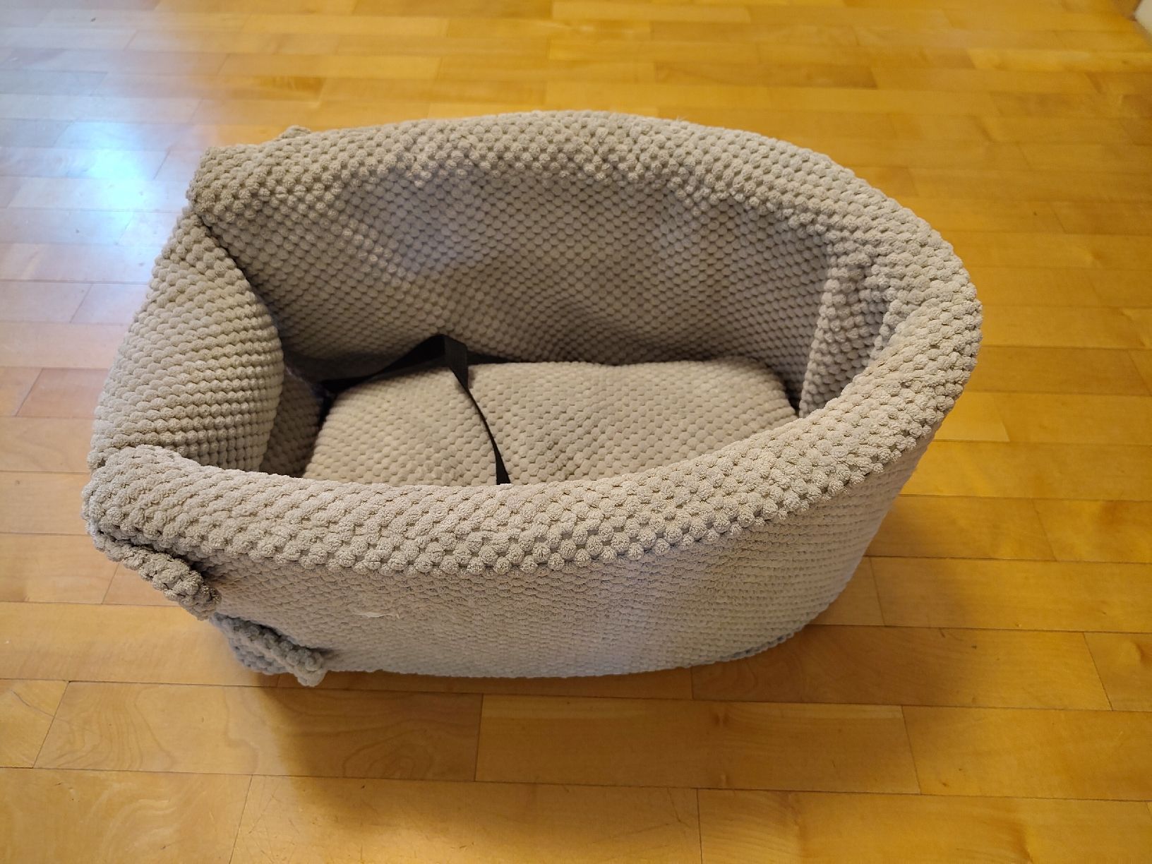 Liege- & Schlafplätze: Hundekörbchen – Gebraucht aus Aarburg von Froschix 1