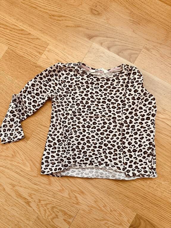 Pullover & Sweatshirts: Langarmshirt von H&M Gr. 98 – Gebraucht aus Zürich von LovieDovie