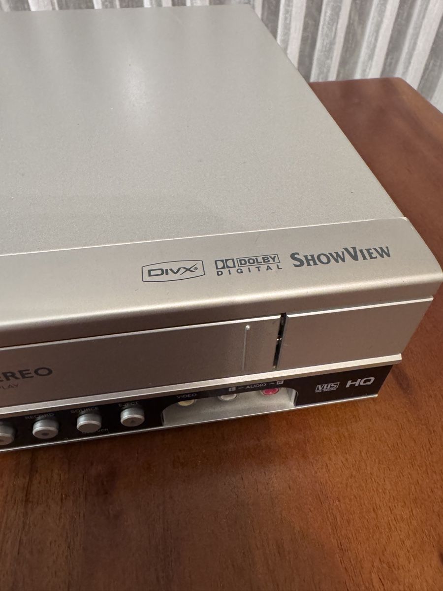 Philips Lecteur multimedia & Streamer: Philips DVD/VCR Player DVP3350V  – D'occasion à Seewen SZ par QM.03 3
