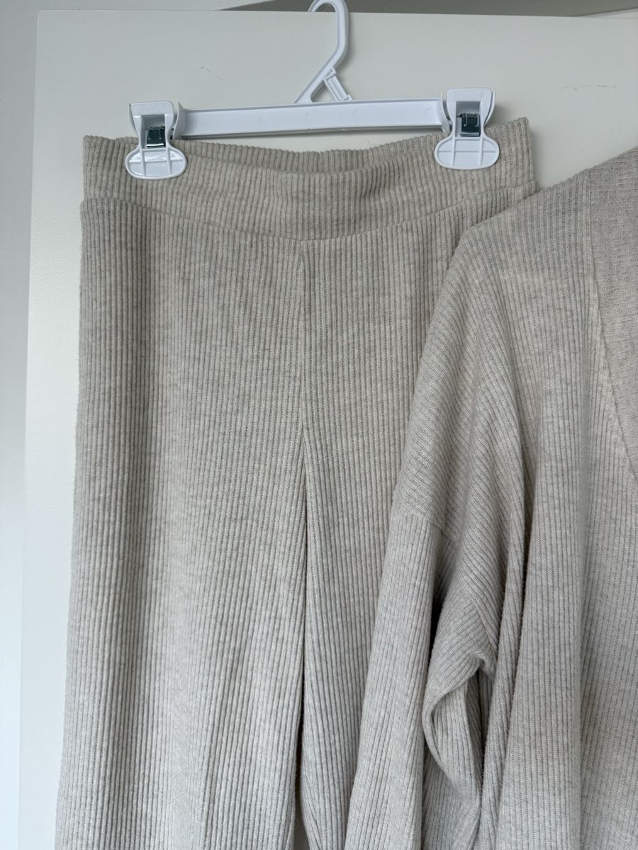 H&M Anzüge & Kostüme: Ensemble cosy – Gebraucht aus Monthey von sen_6ckr 3