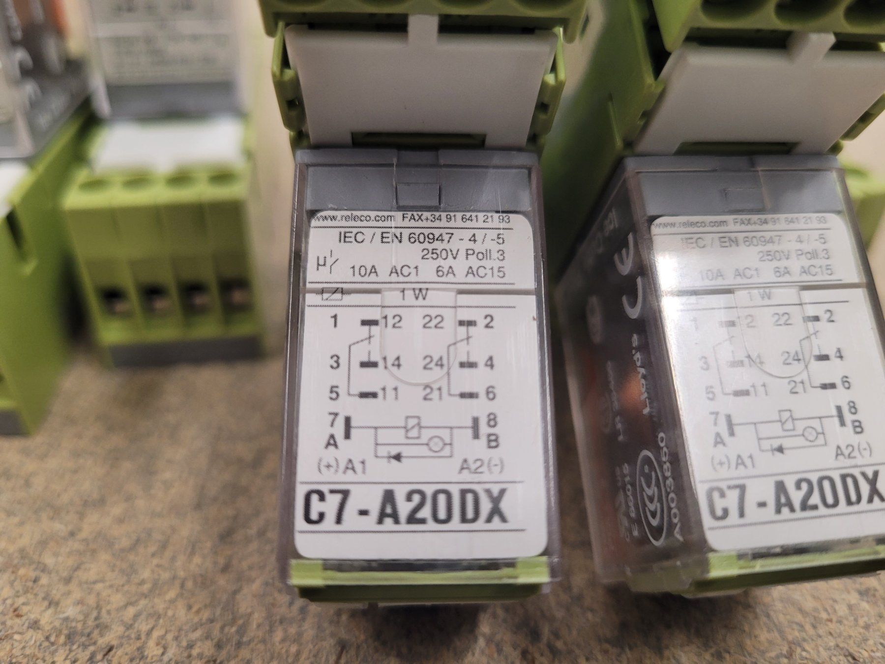 Componenti elettronici: 5 Stück Comat Relais C7-A20DX – Usato da Vitznau venduto da Night-Fire 3