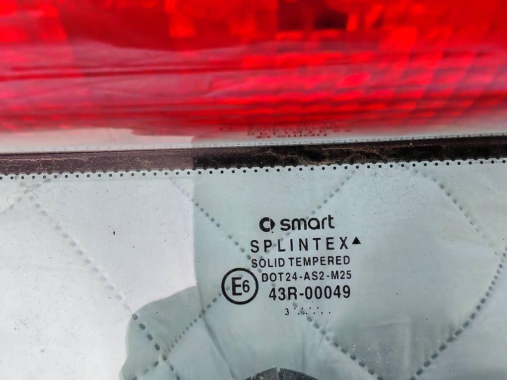 Smart Tutti pezzi di ricambio auto: Smart Roadster coupé lunotto posteriore – Usato da Cadenazzo venduto da Mulinacu 2