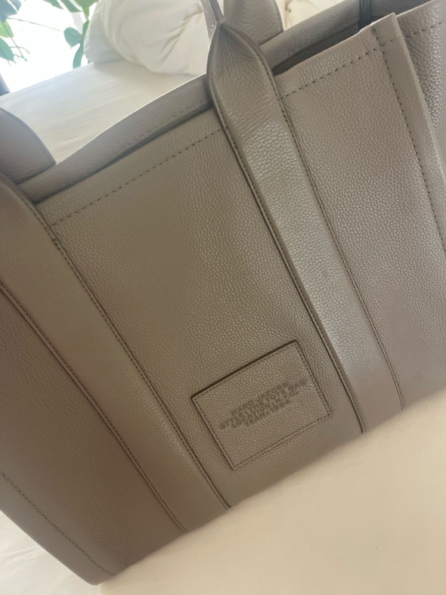 Marc Jacobs Borse: Marc Jacobs The Tote Bag L Leder  – Nuovo (secondo la descrizione) da Wädenswil venduto da pri_myd7 2