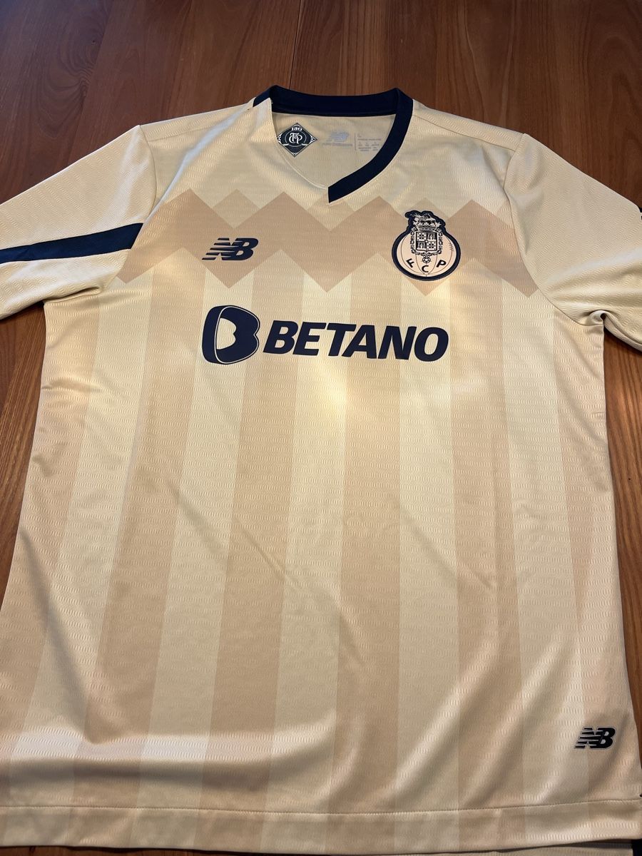 New Balance Canottiere & Pantaloni: FC Porto Auswärtstrikot – Usato da Besenbüren venduto da eri_j8j6
