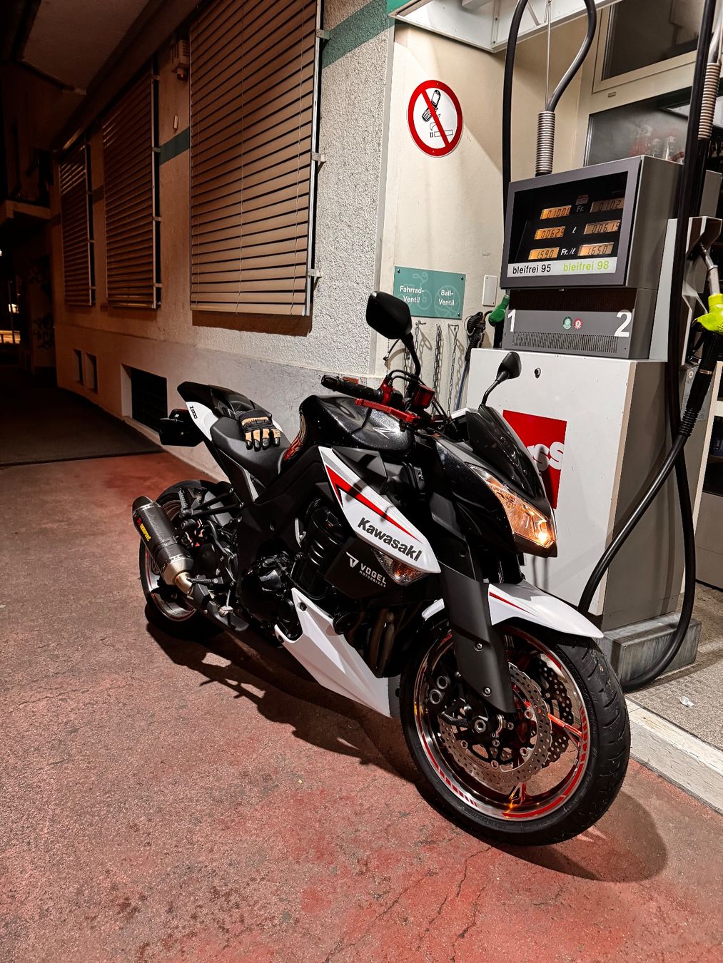 Kawasaki Strada: Kawasaki Z1000 frisch Mfk 24.06.26 – Usato da Zürich venduto da libing 2