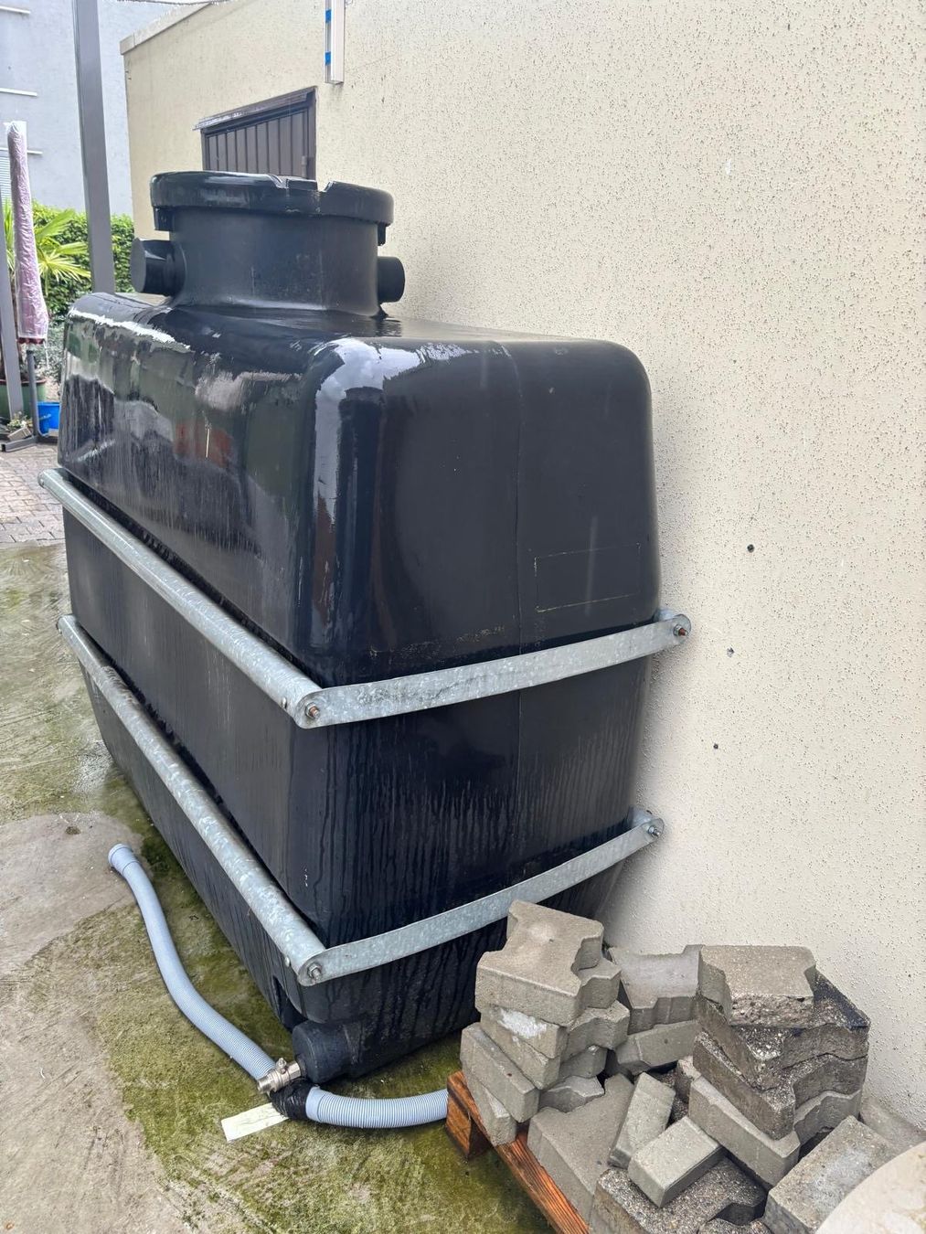 Abbeveratoi e trogoli: Regenwassertank – ca. 1'500 Liter – Usato da Baar venduto da Salami0815 1