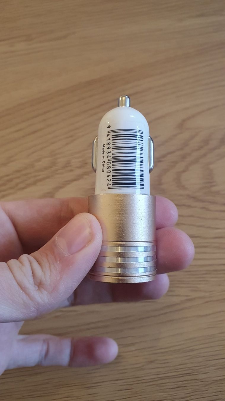 Laufwerke & Adapter: Autoadapter / Ladeadapter USB – Gebraucht aus Bern von NilsMosi 1
