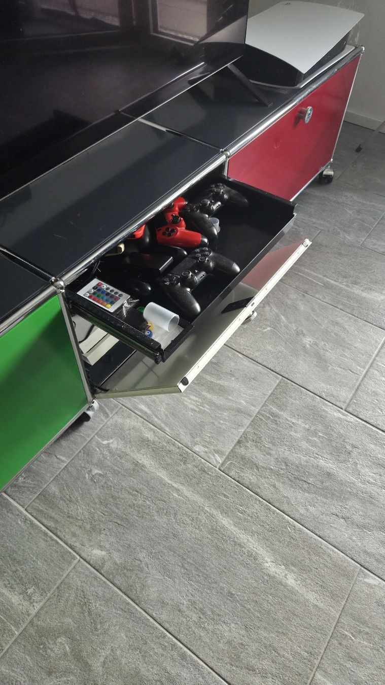 USM Mobili TV: Usm Haller Tv Lowboard Italy – Usato da Obfelden venduto da Franioli 3