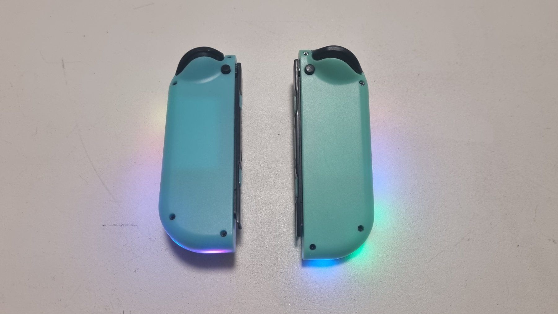 Controller: Nintendo Switch Joy Con Controllers mit Griff LED beleuchten – Usato da Birsfelden venduto da val_d9c2 6