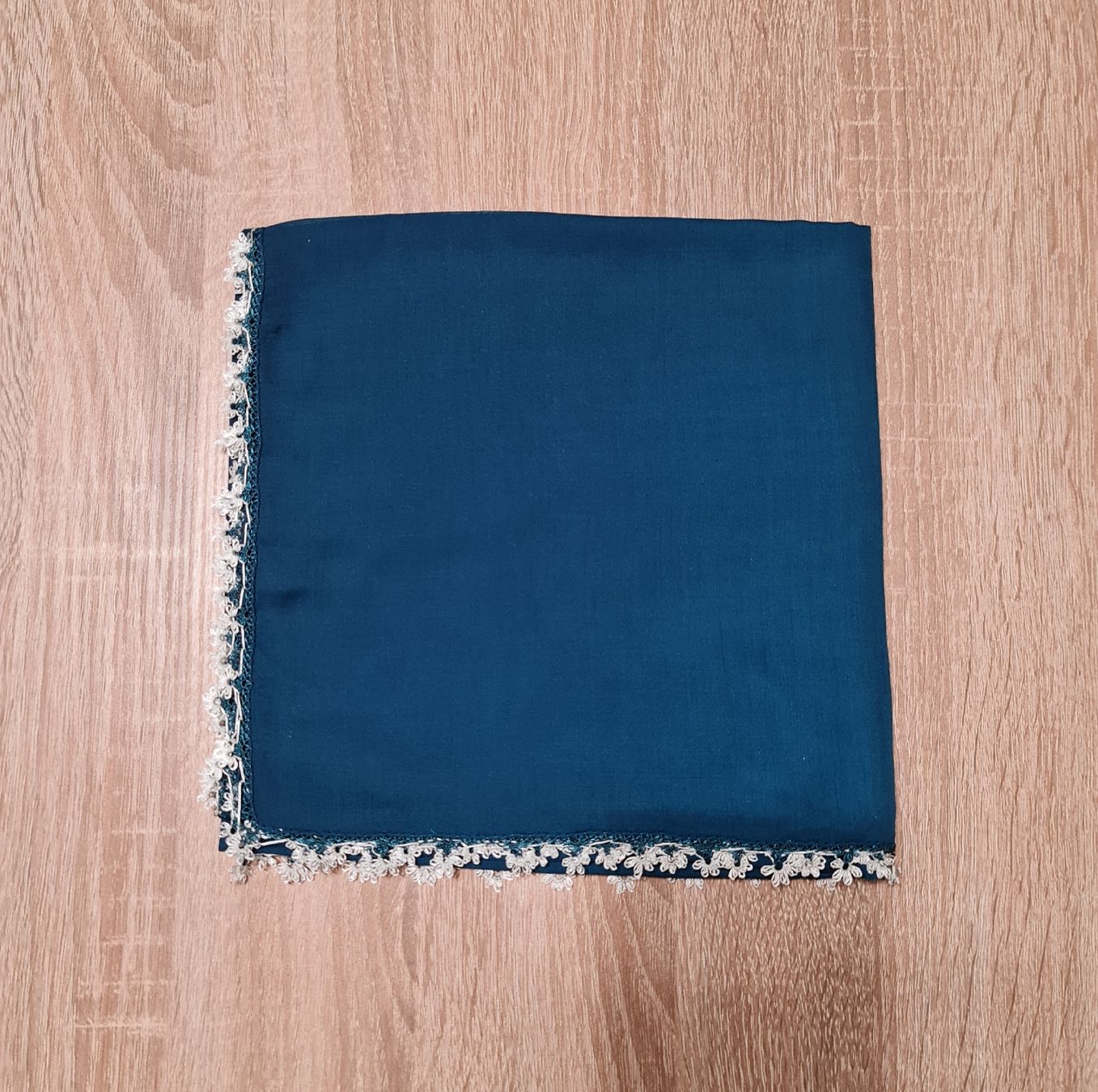 Foulard & Sciarpe: Foukard blau mit handgemachtem Randmuster – Nuovo e nell'imballaggio originale da Grafstal venduto da sel_yil