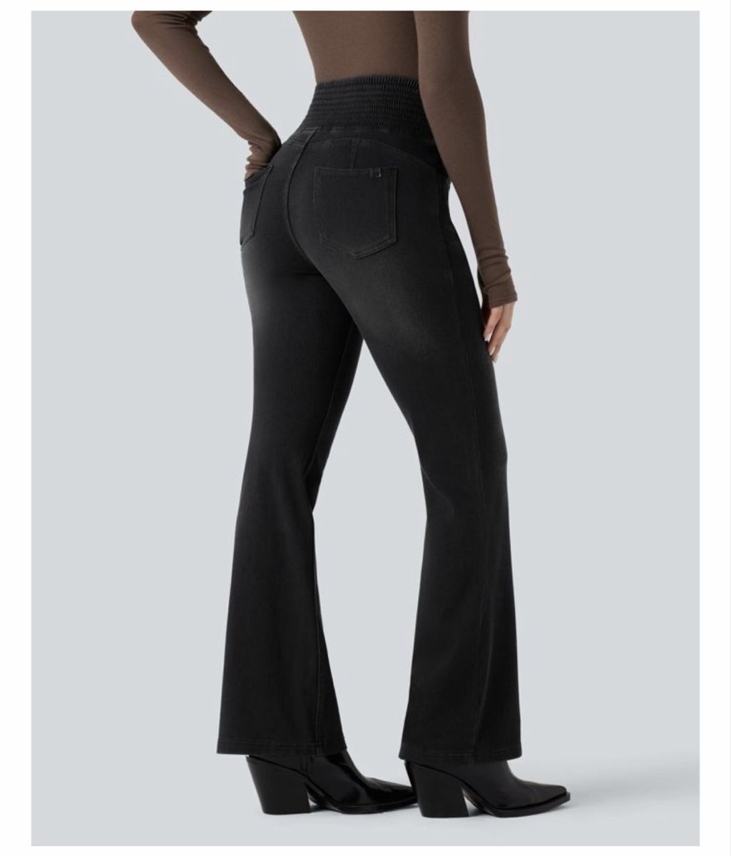 Halara Jeans: Flare Jeans – Usato da Henau venduto da martina_1998