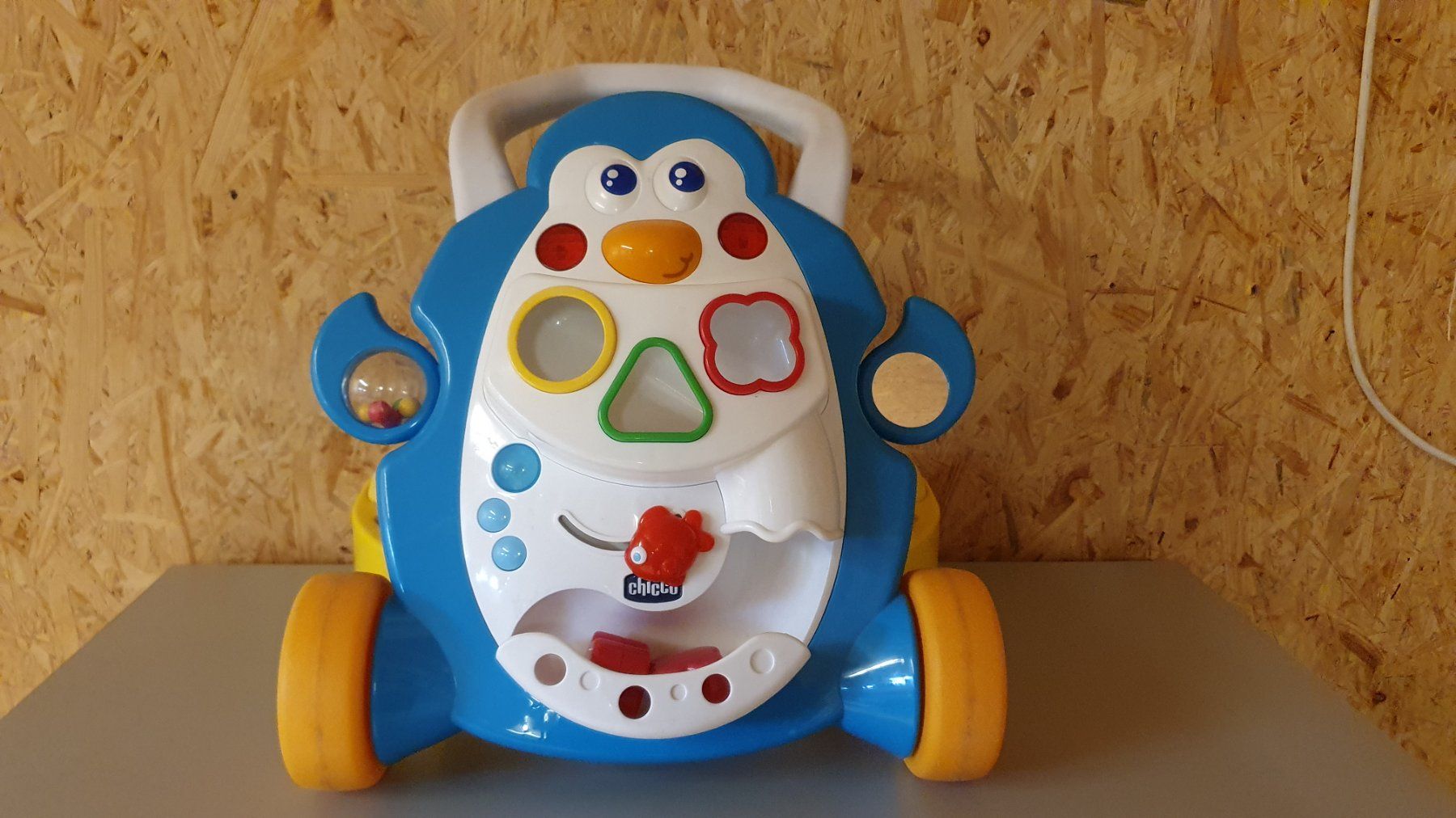 Chicco Veicoli per bambini: Pinguin Lauflernhilfe von Chicco – Usato da Koppigen venduto da Kellerfundsachen