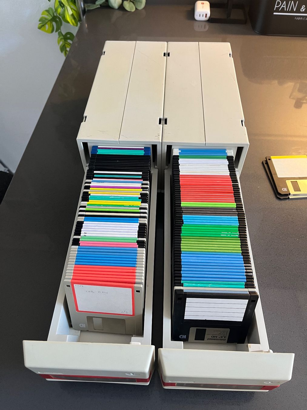 Software: Floppy Disketten 3.5 Zoll Vintage Software Sammlung – Usato da Bern venduto da Meatball 5