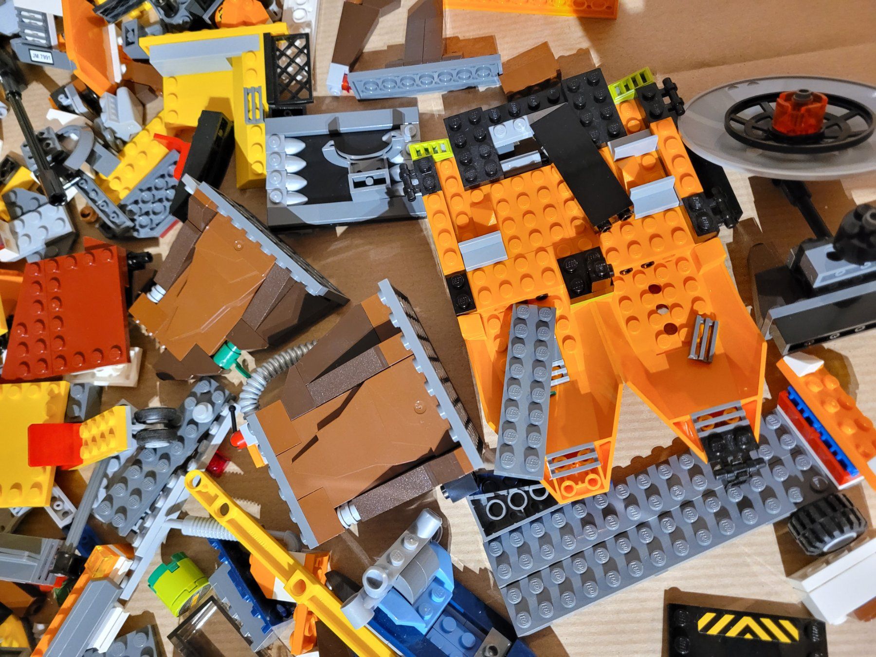 Lego Kit di costruzioni: Lot de Lego city, Star Wars etc – Usato da La Tour-de-Peilz venduto da estelle69 3