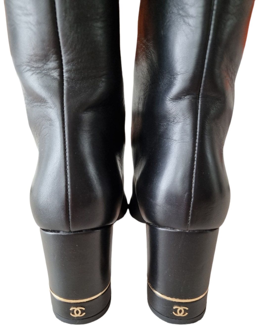 Chanel Scarpe da donna: Chanel Stiefel Gr.41 – Usato da Hildisrieden venduto da Beka23
