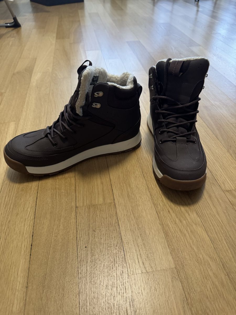 Lacoste Scarpe da uomo: LacosteWinterboots, Braun, Grösse 43- Warm durch den Winter – Usato da Ennetbaden venduto da ste_w9z6 3