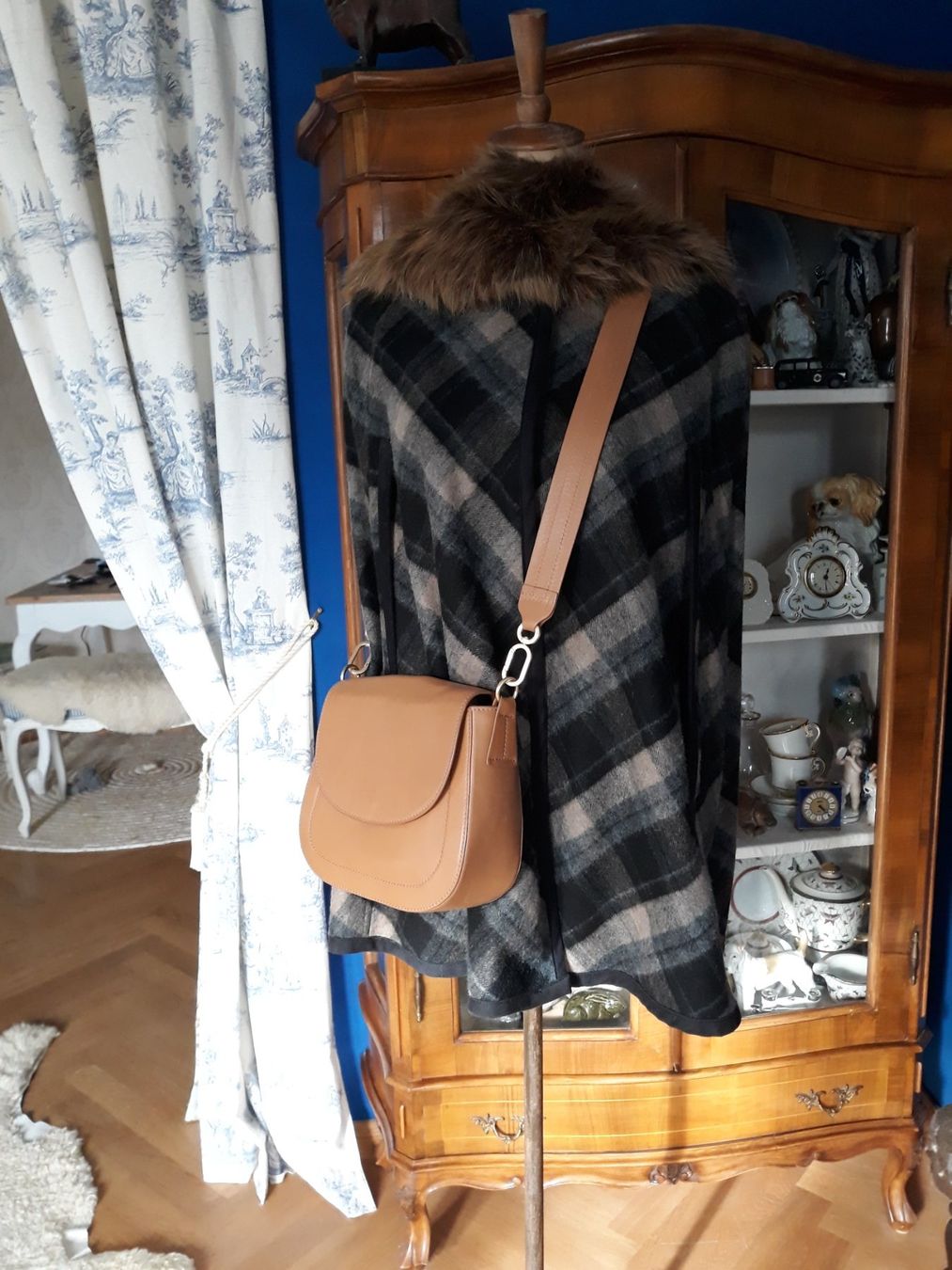 Zara Altro in Moda donna: Klassisches Cape von Zara Gr. M – Usato da Romanshorn venduto da Hanibal424 7