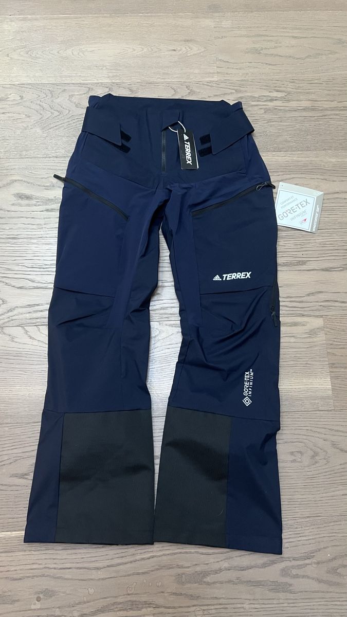Adidas Pantaloni: Adidas Terrex Gore-Tex Hose Gr.L - Neu – Nuovo e nell'imballaggio originale da Visp venduto da bluenero