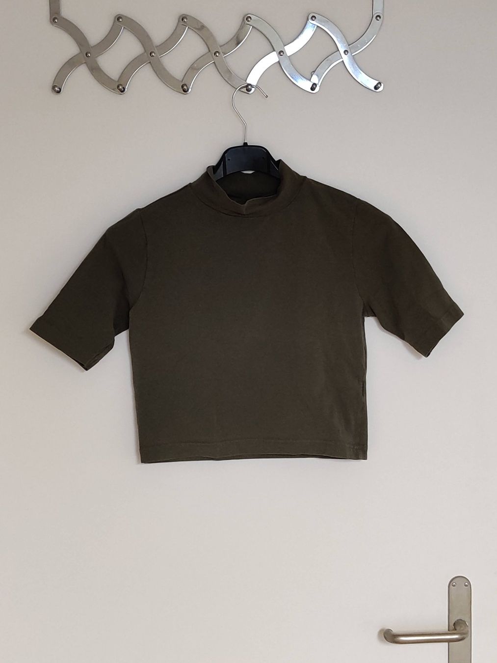 T-shirt: Schlichtes Crop Top, Urban Classics, Gr. M – Usato da Birmensdorf ZH venduto da Nebuliane
