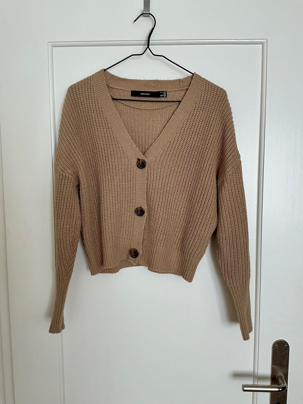 Vero Moda Giacche: Beige Strickjacke – Usato da Zürich venduto da vesieber