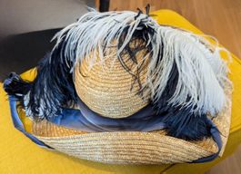 Bonnet Schute mit Federn - Brigerton Regency