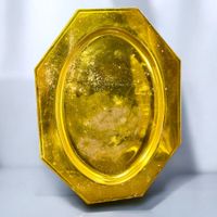 Ancien plateau octogonal en laiton massif doré. Poids 1.1 Kg