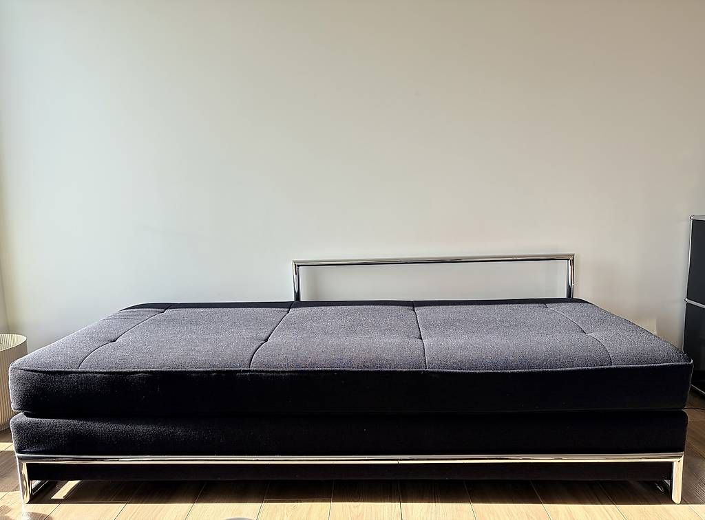 Classicon Divani: Sofa Daybed ClassiCon de Eileen Grey – Usato da Chavannes De Bogis venduto da gui_yy5q
