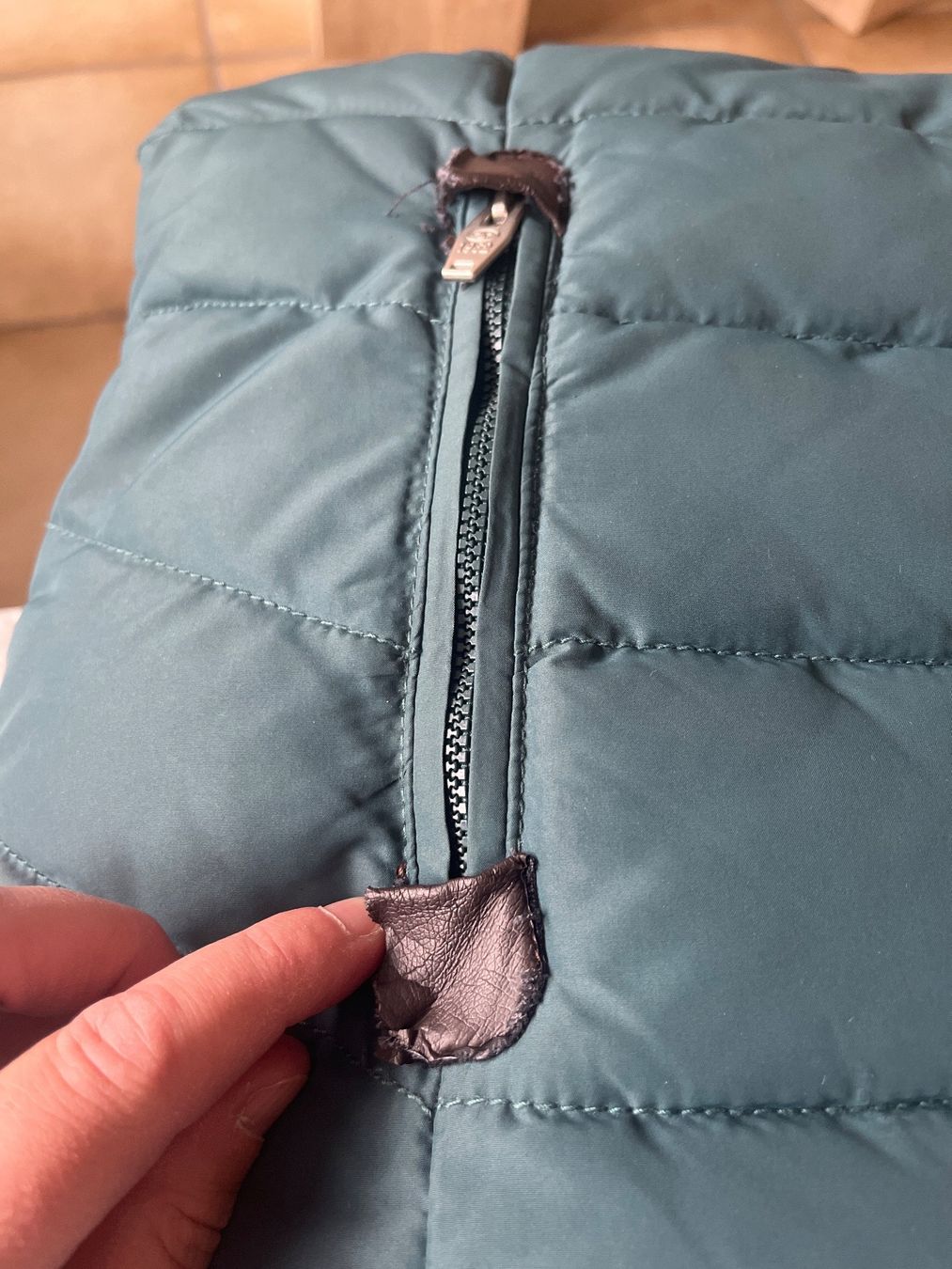 Tom Tailor Gilets & Westen: Daunengilet Tom Tailor gr. L – Gebraucht aus Mettendorf TG von Scda3 3