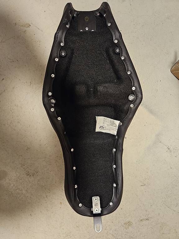 Tutti i ricambio per moto: Sitzbank Saddlemen Harley davidson – Usato da Rüti ZH venduto da crirom 1