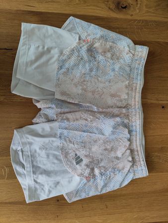 Adidas Laufshorts Damen Grösse M guter Zustand