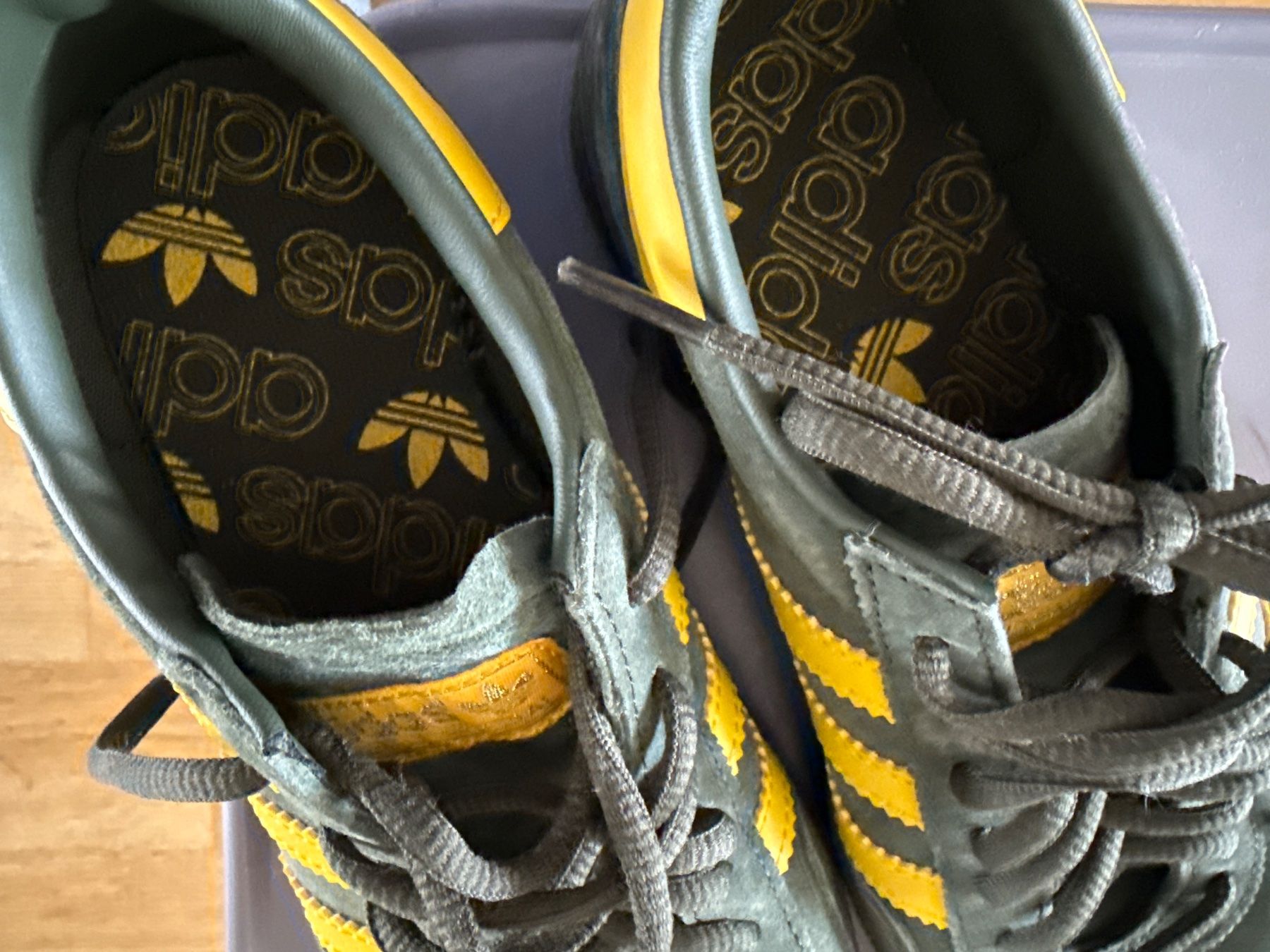 Adidas Herrenschuhe: Baskets Adidas, vert et jaune, taille 36 – Gebraucht aus Le Grand-Saconnex von titrac 3