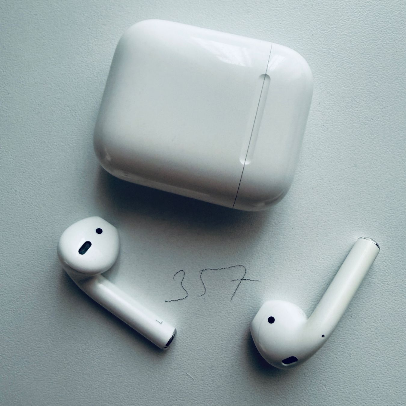 Apple Kopfhörer: Original Apple AirPods 2 Gen. Wireless Kopfhörer & Case – Gebraucht aus Basel von MY.AIRPODS.SHOP 7