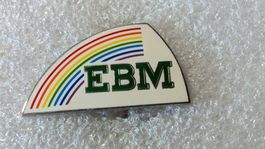 Ansteckpin 212: EBM