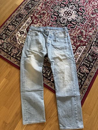 Levi's Jeans 501 hellblau Grösse W32 L30 guter Zustand