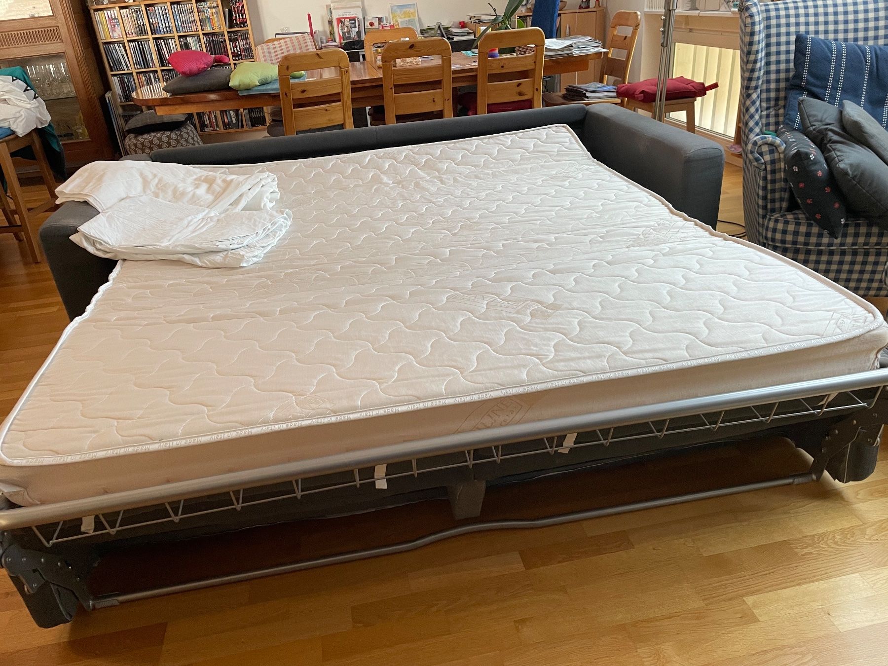 Sofas: Bettsofa gratis – D'occasion à Schwarzenburg par tyfon13 1