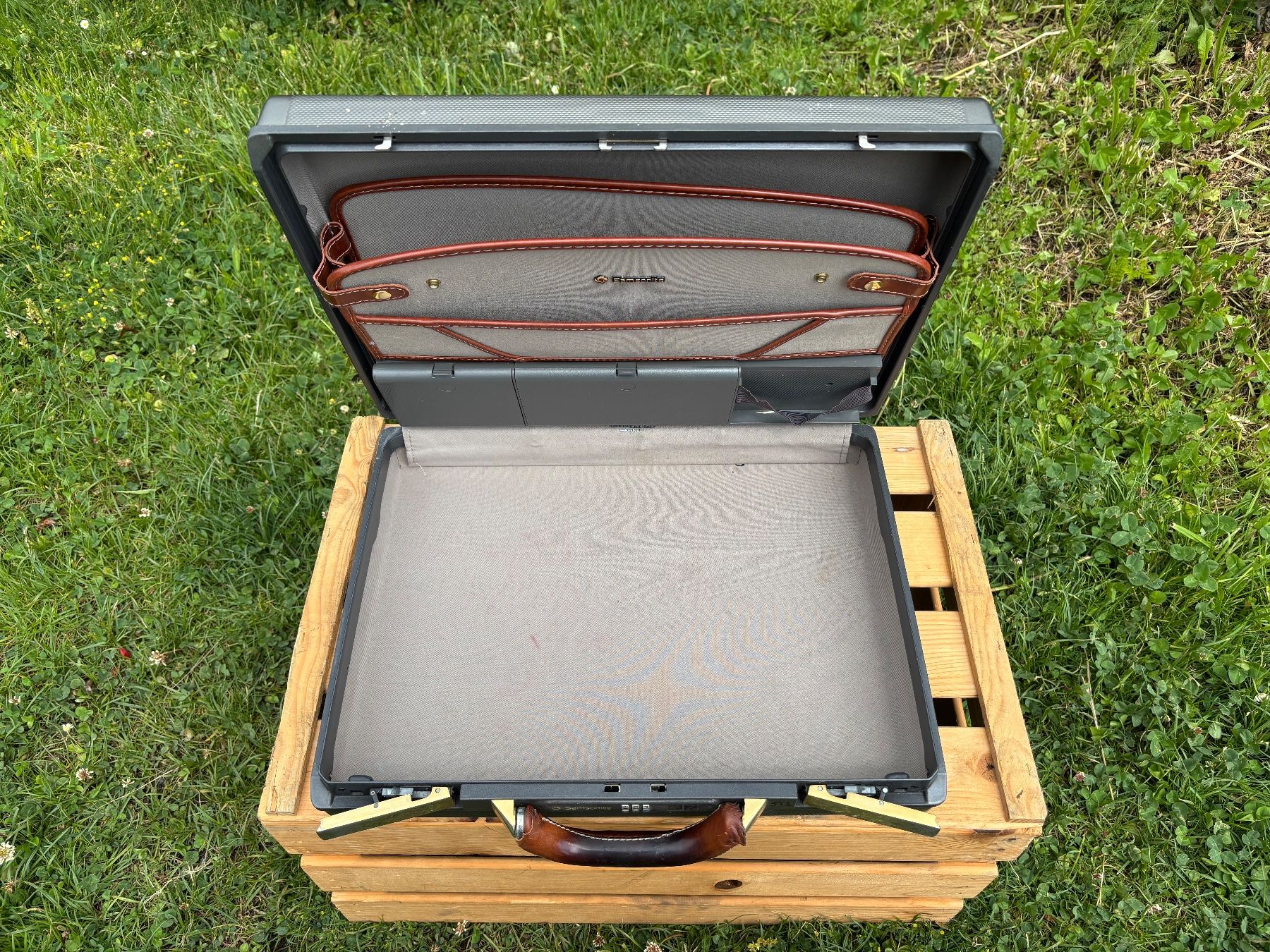 Samsonite Valigie: schöner Vintage Samsonite Aktenkoffer – Usato da Feldbach venduto da Olive1 2