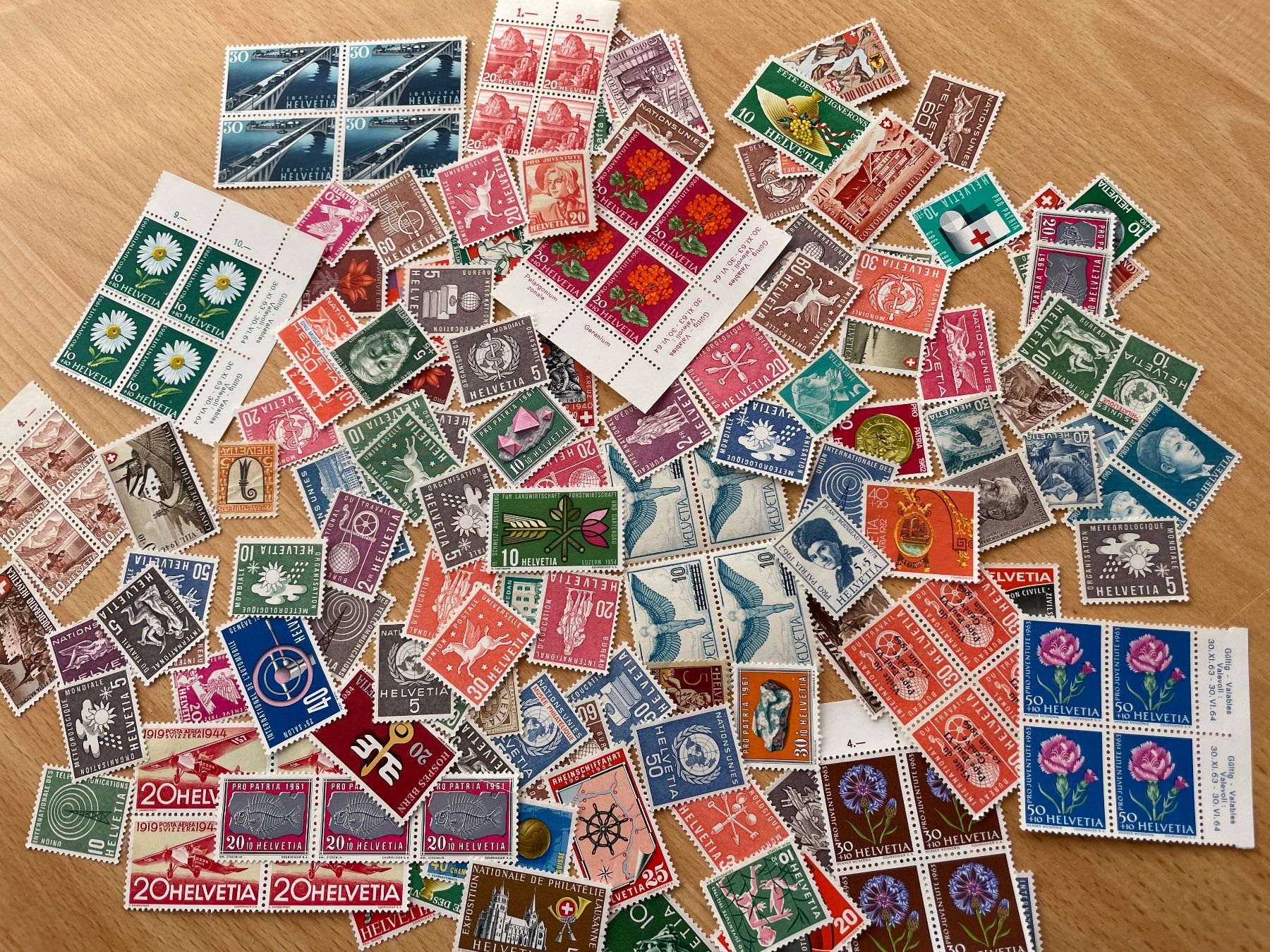 Tutti i francobolli: Timbres neufs** variés, – Usato da Sonceboz-Sombeval venduto da Comment2 8