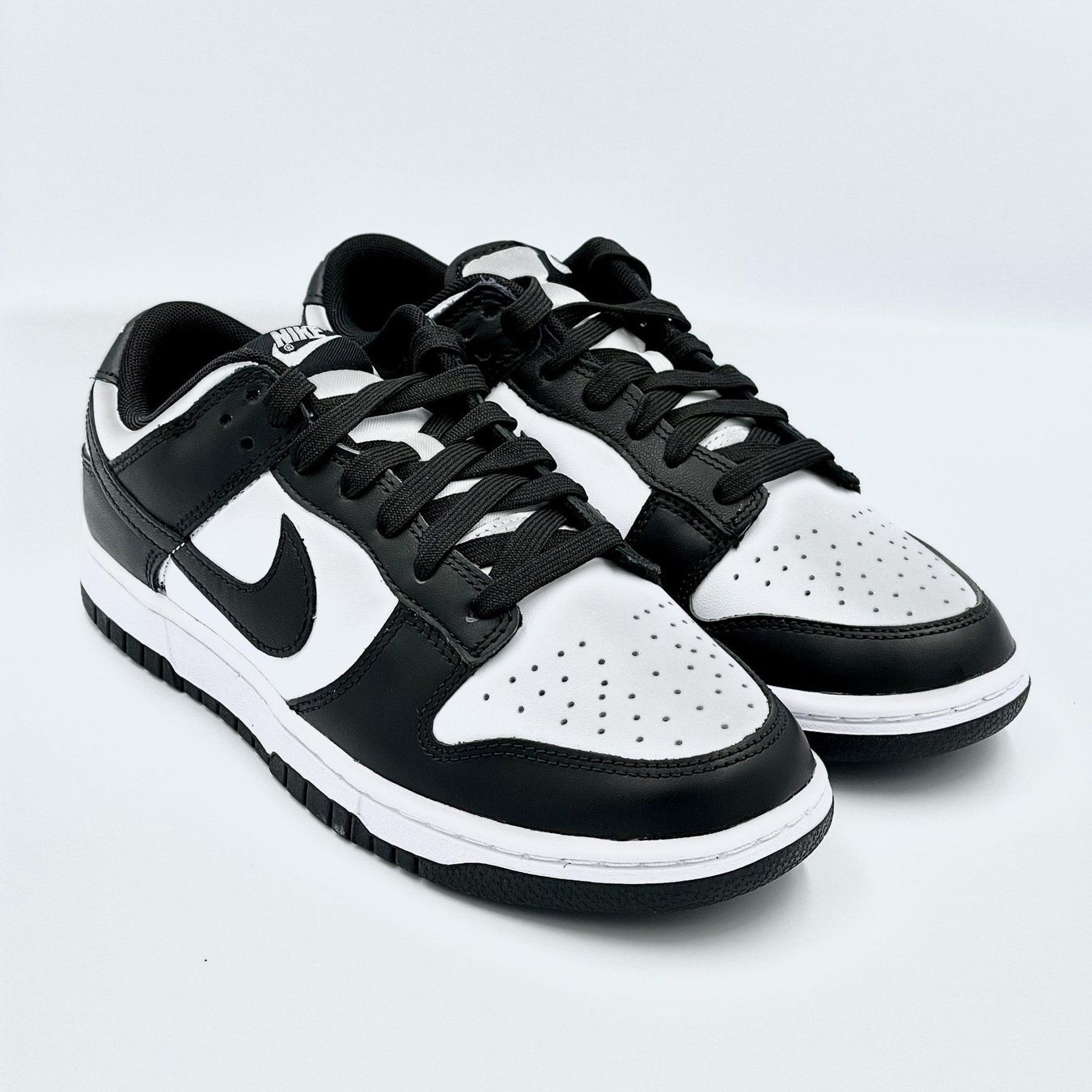 Nike Scarpe da uomo: Nike Dunk Low Black White / Panda EU 43 – Nuovo e nell'imballaggio originale da Erlinsbach venduto da sasneakers