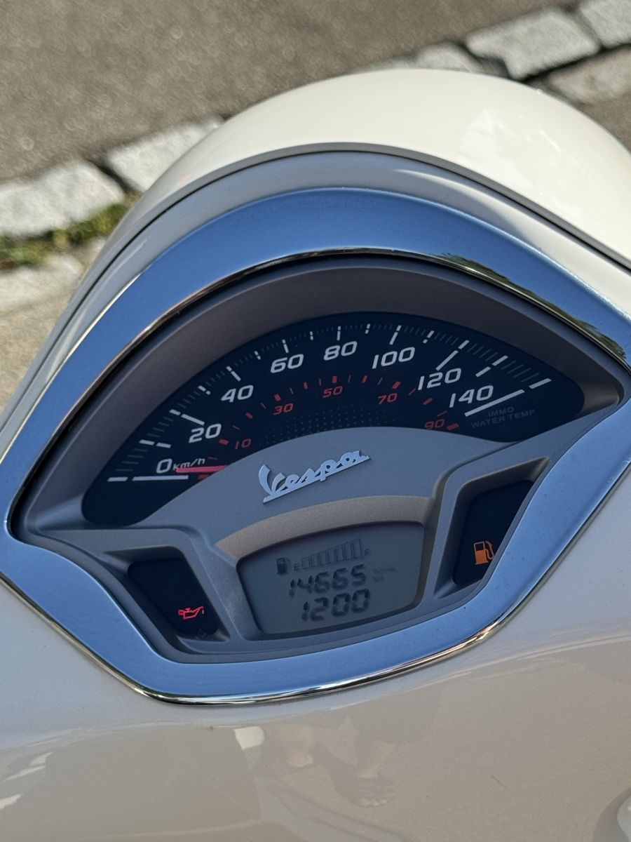 Vespa Scooters: Piaggio Vespa GTS Super 300 – Gebraucht aus Uerikon von ursulawettstein 3