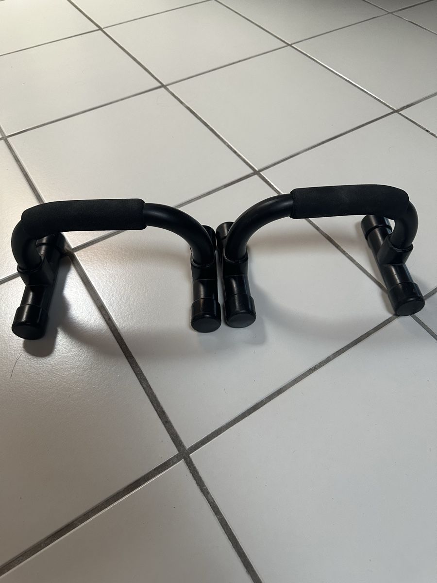 Vélos d'appartement: Push up bars black good condition exercise workout gym – D'occasion à St. Gallen par S_rnw2 2