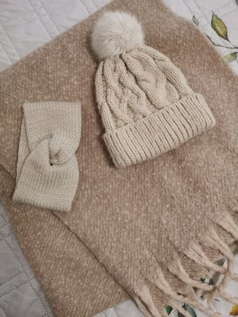 Winter Set Mütze Schal Stirnband beige neuwertig