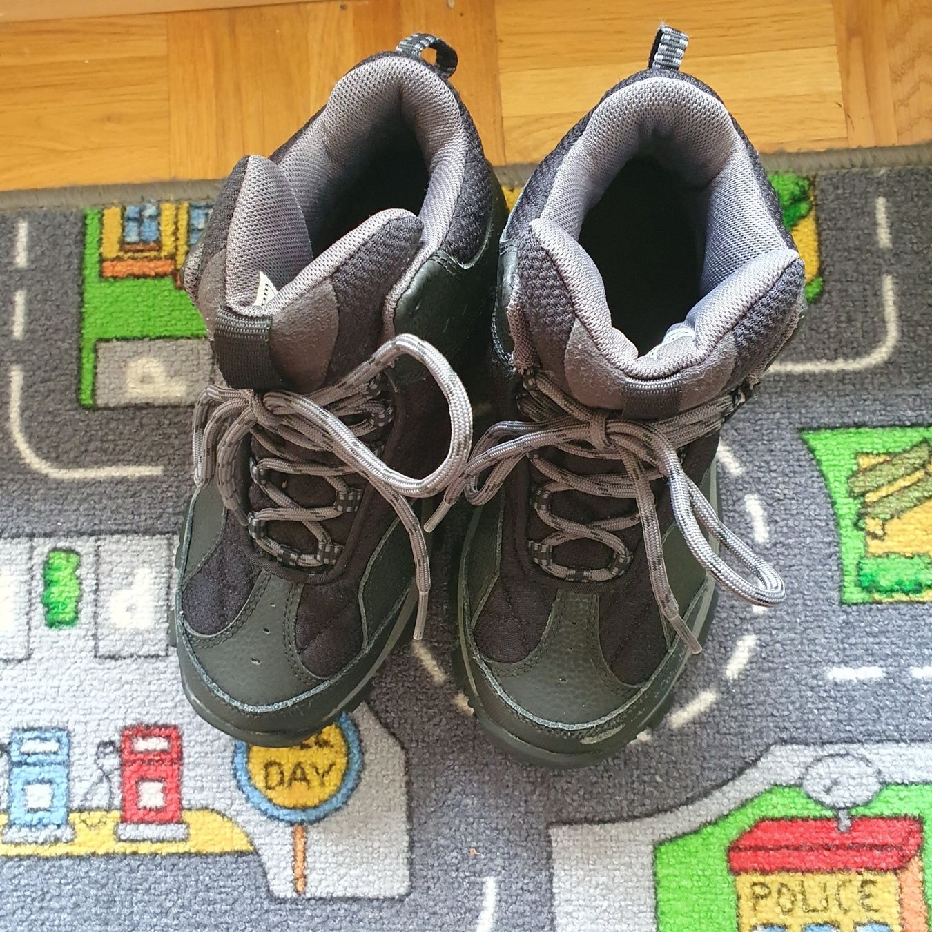 Columbia Schuhe für Jungen: Chaussures d'hiver Columbia 37 – Gebraucht aus Prilly von RoDyRe 2