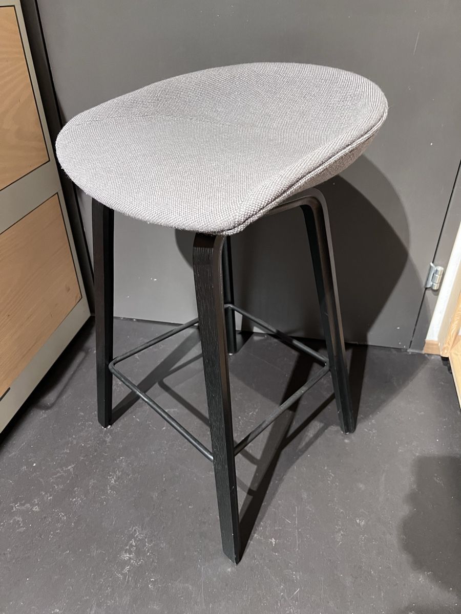 Hay Sedie: HAY About a Stool 65cm – Usato da Pfäffikon ZH venduto da fdemuth