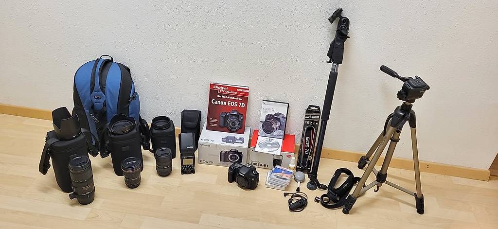 Canon Fotocamera: Canon 7D mit viel zubehör – Usato da Geroldswil venduto da Car-HiFi-Performance