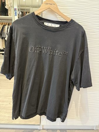 Off white logo print tshirt M