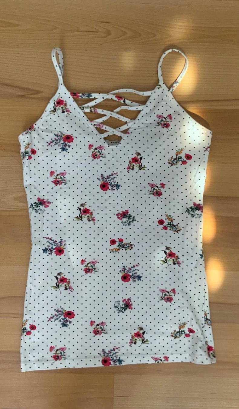 Tally Weijl Tops: Top Blumenmuster – Neu (gemäss Beschreibung) aus Bettlach von valishop