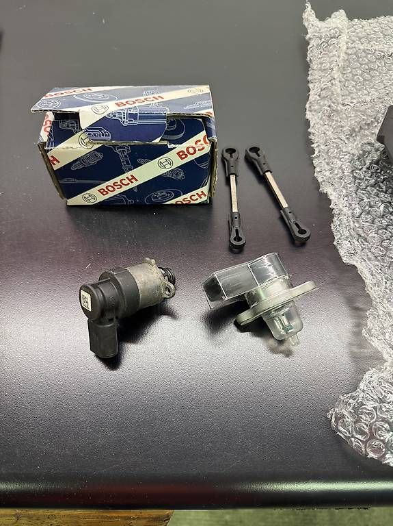 Pompe & Parti di ricambio: Pompe haute pression + divers audi 3.0 TDi – Usato da Vicques venduto da JU_2824 3